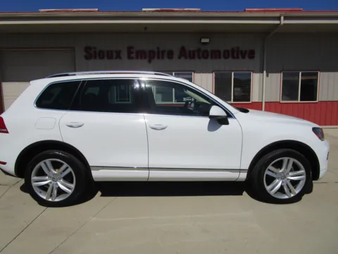 Photos of 2014 VOLKSWAGEN Touareg Sport for sale in Tea, SD at Sioux Empire Automotive