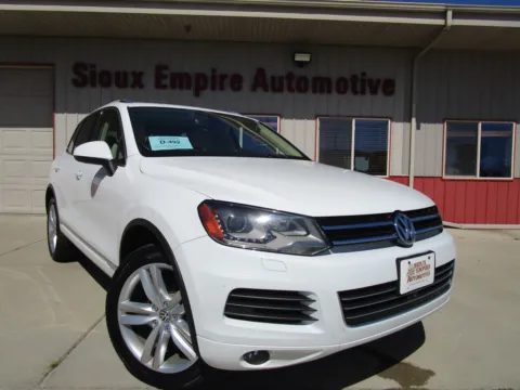 White 2014 VOLKSWAGEN Touareg Sport for sale in Tea, SD