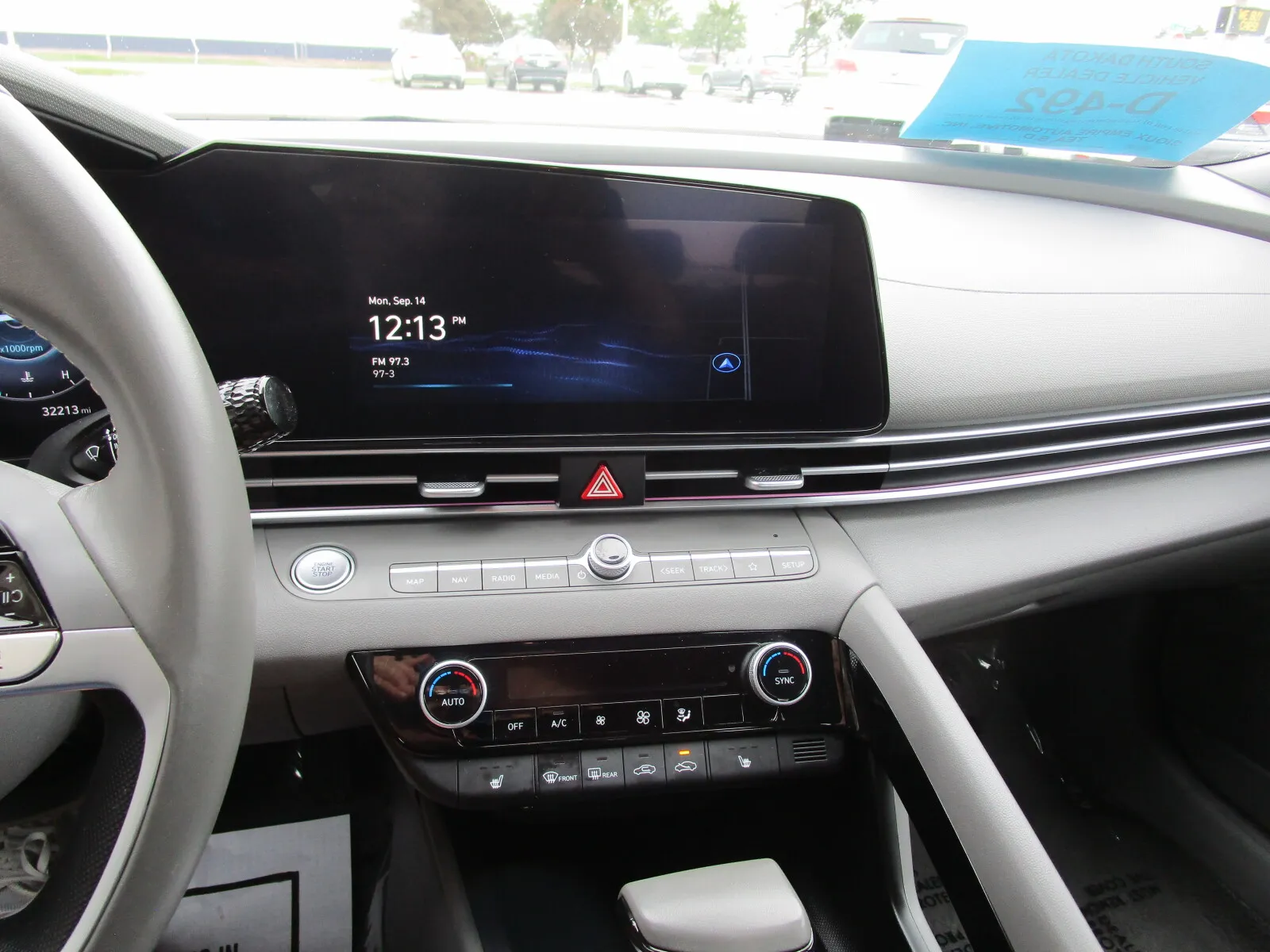 Hyundai Elantra photo 11