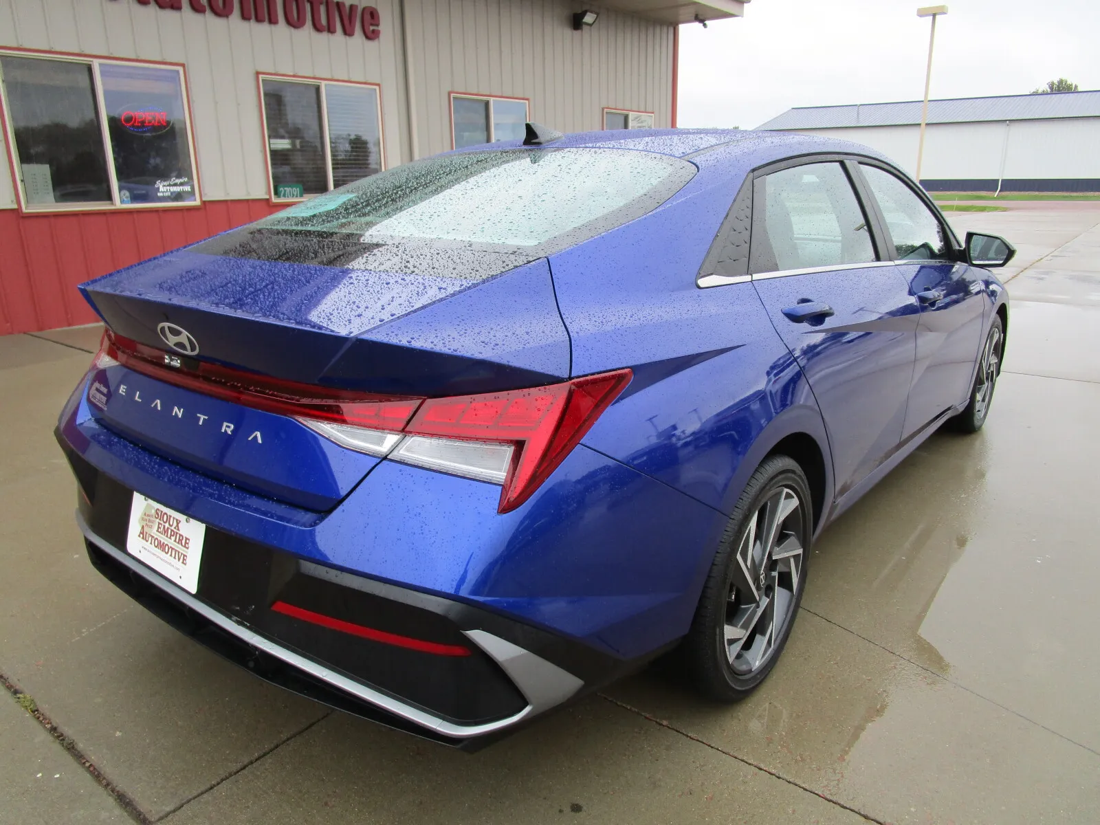 Hyundai Elantra photo 9