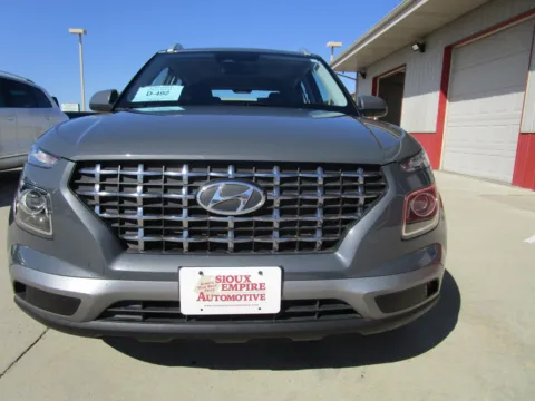 More photos of 2025 HYUNDAI Venue SEL at Sioux Empire Automotive, SD