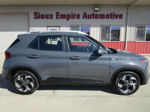 Photos of 2025 HYUNDAI Venue SEL for sale in Tea, SD at Sioux Empire Automotive