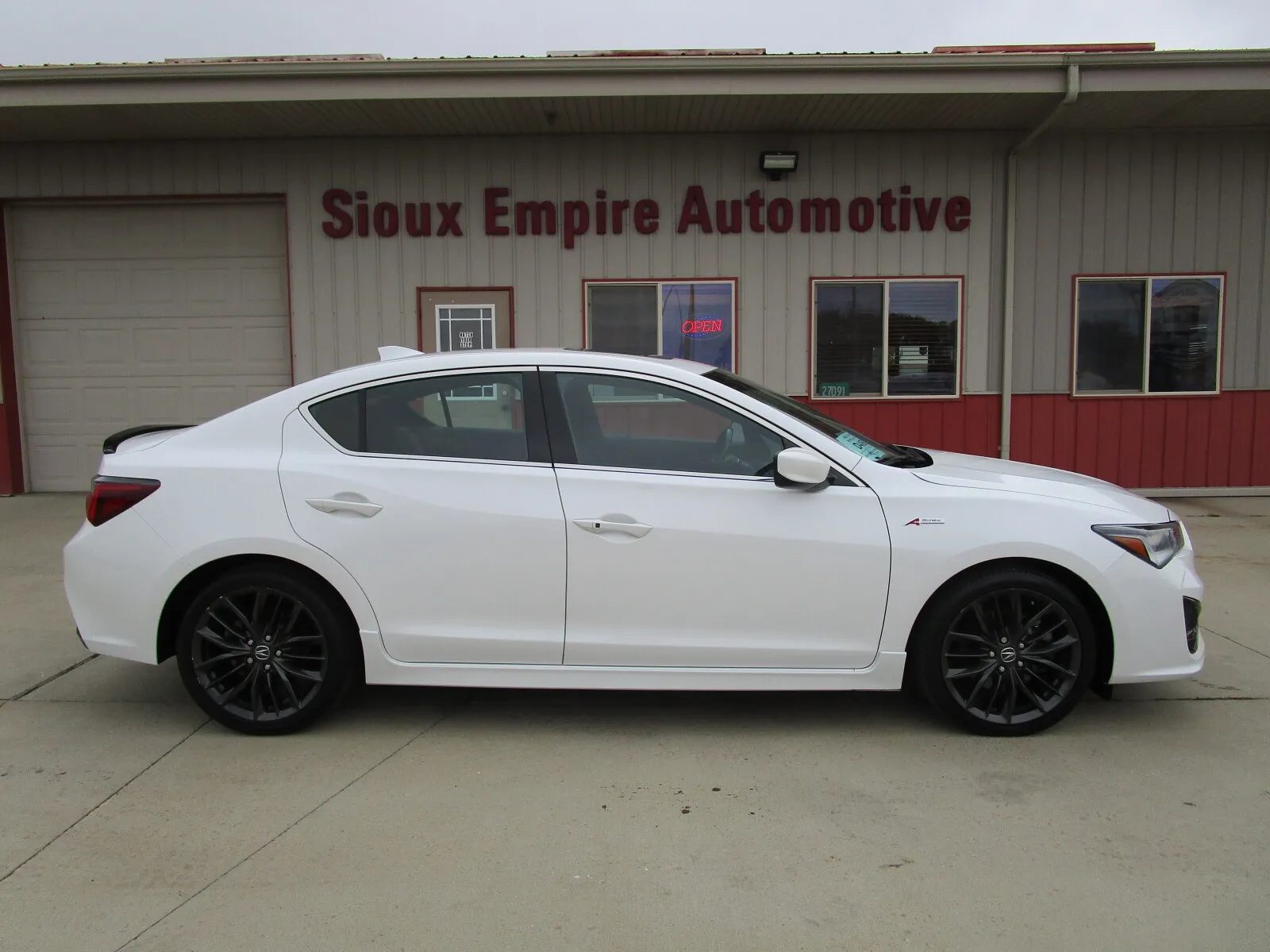 Acura ILX photo 2