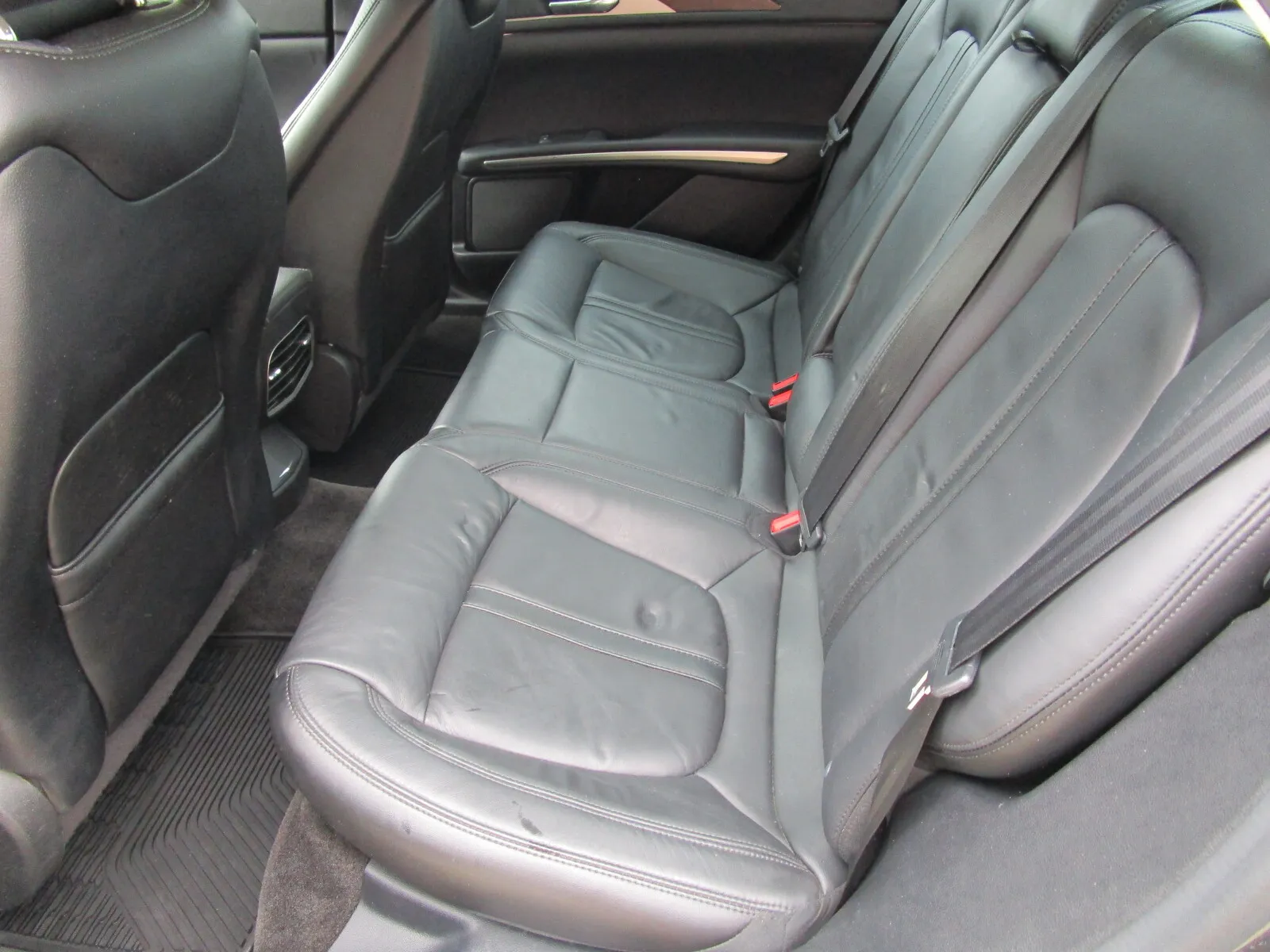 Lincoln MKZ photo 18