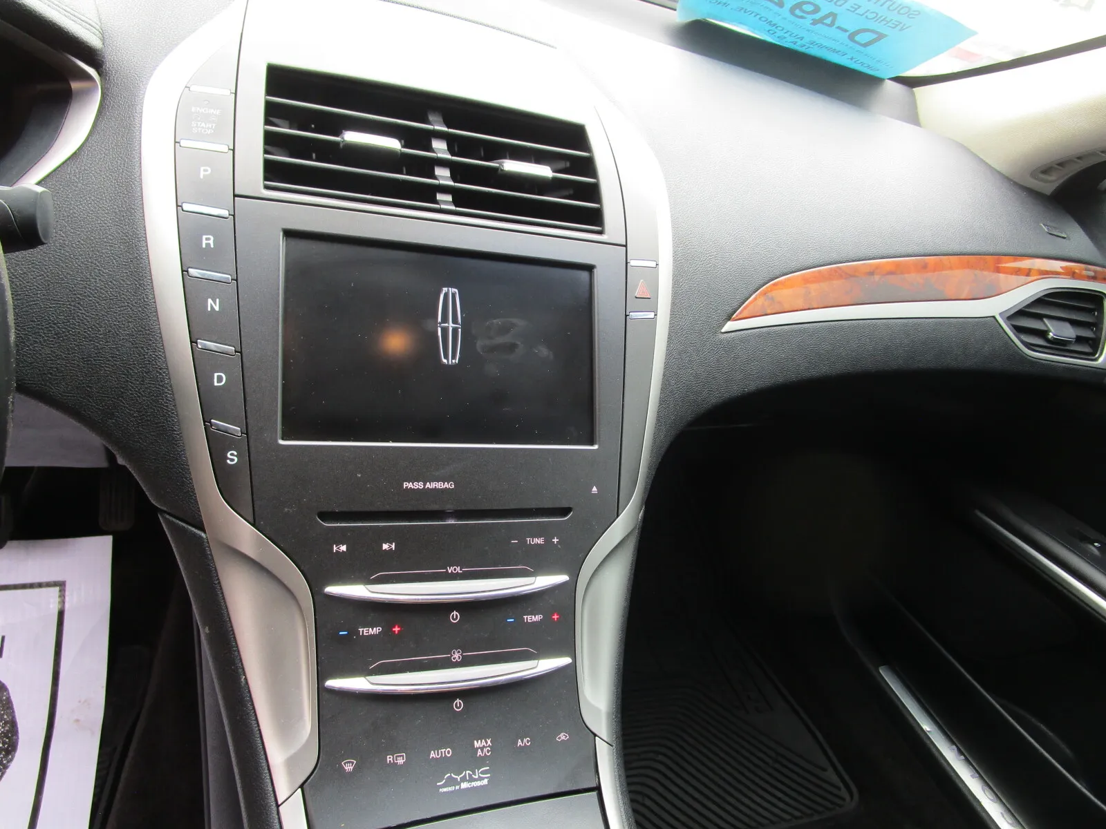 Lincoln MKZ photo 14