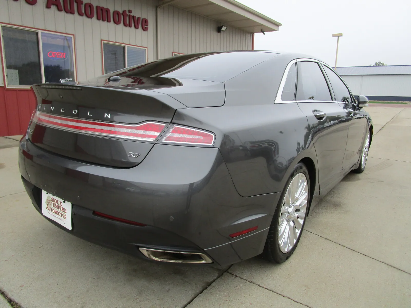 Lincoln MKZ photo 9