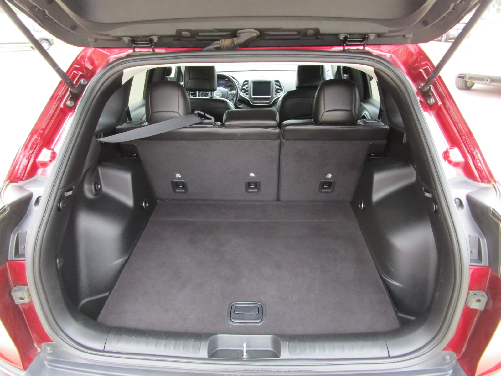 Jeep Cherokee photo 17