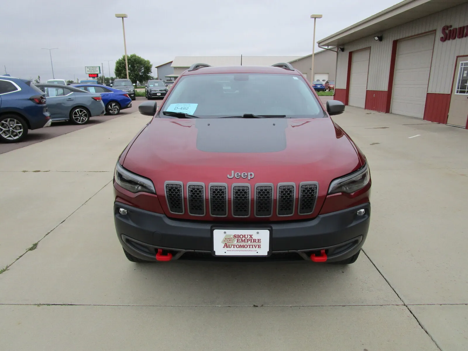 Jeep Cherokee photo 2