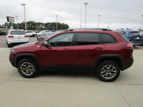 More photos of 2020 JEEP Cherokee Trailhawk at Sioux Empire Automotive, SD