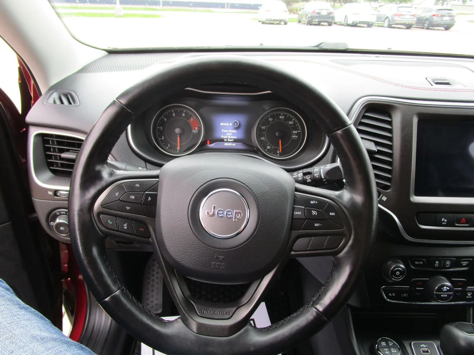 Jeep Cherokee photo 13