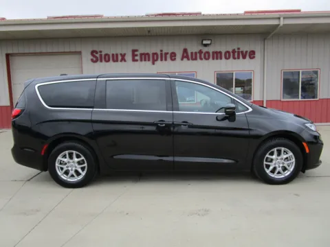 Photos of 2024 CHRYSLER Pacifica Touring for sale in Tea, SD at Sioux Empire Automotive