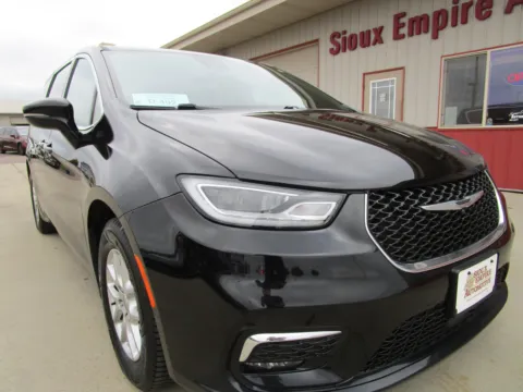 Another view of 2024 CHRYSLER Pacifica Touring for sale in Tea, SD at Sioux Empire Automotive