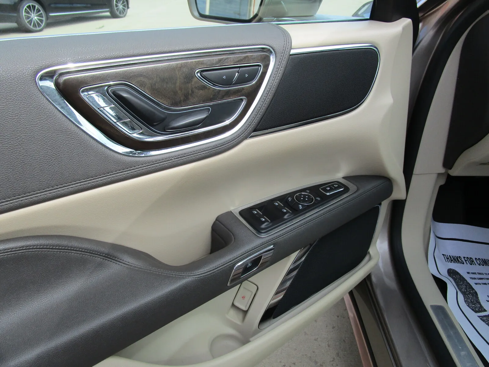 Lincoln Continental photo 14