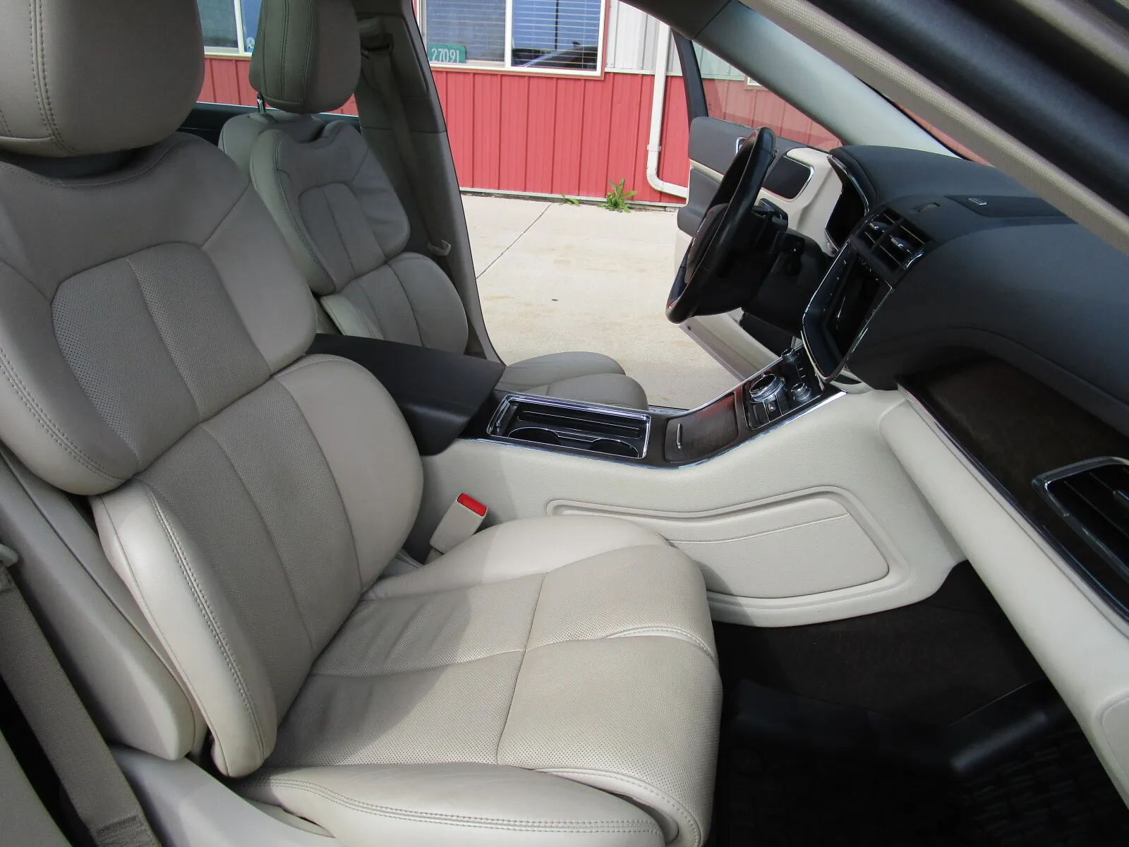 Lincoln Continental photo 23