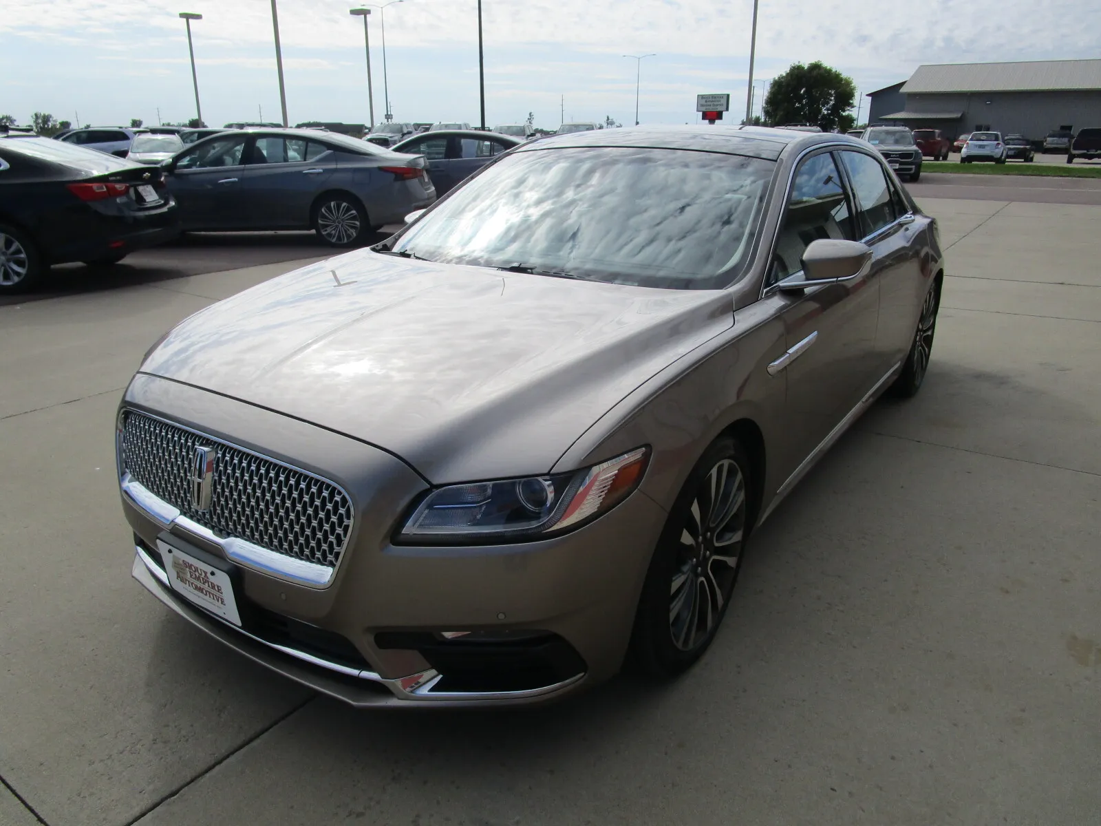 Lincoln Continental photo 3