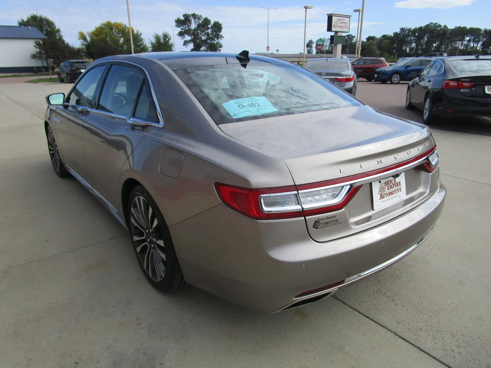 Lincoln Continental photo 5