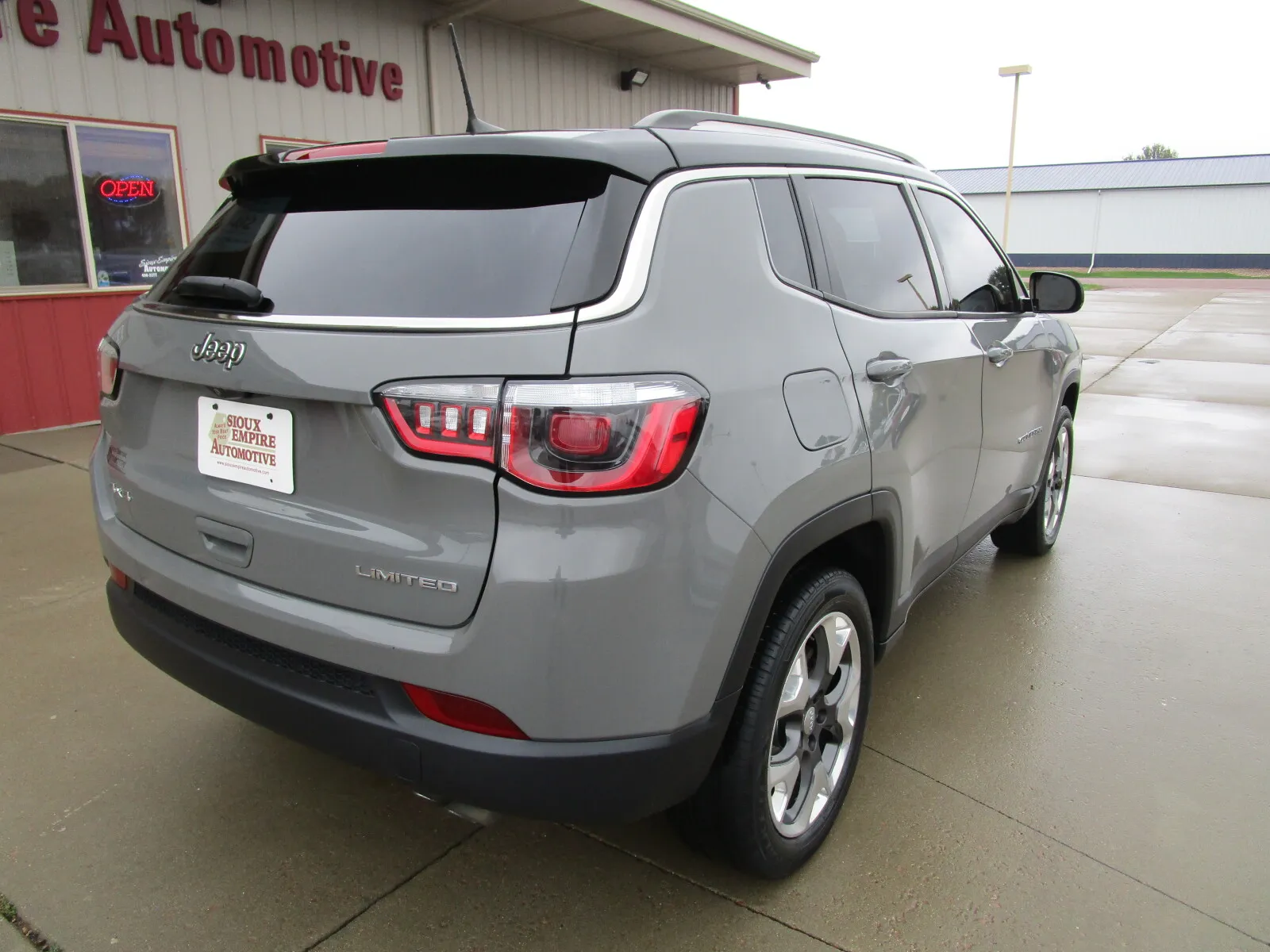 Jeep Compass photo 9