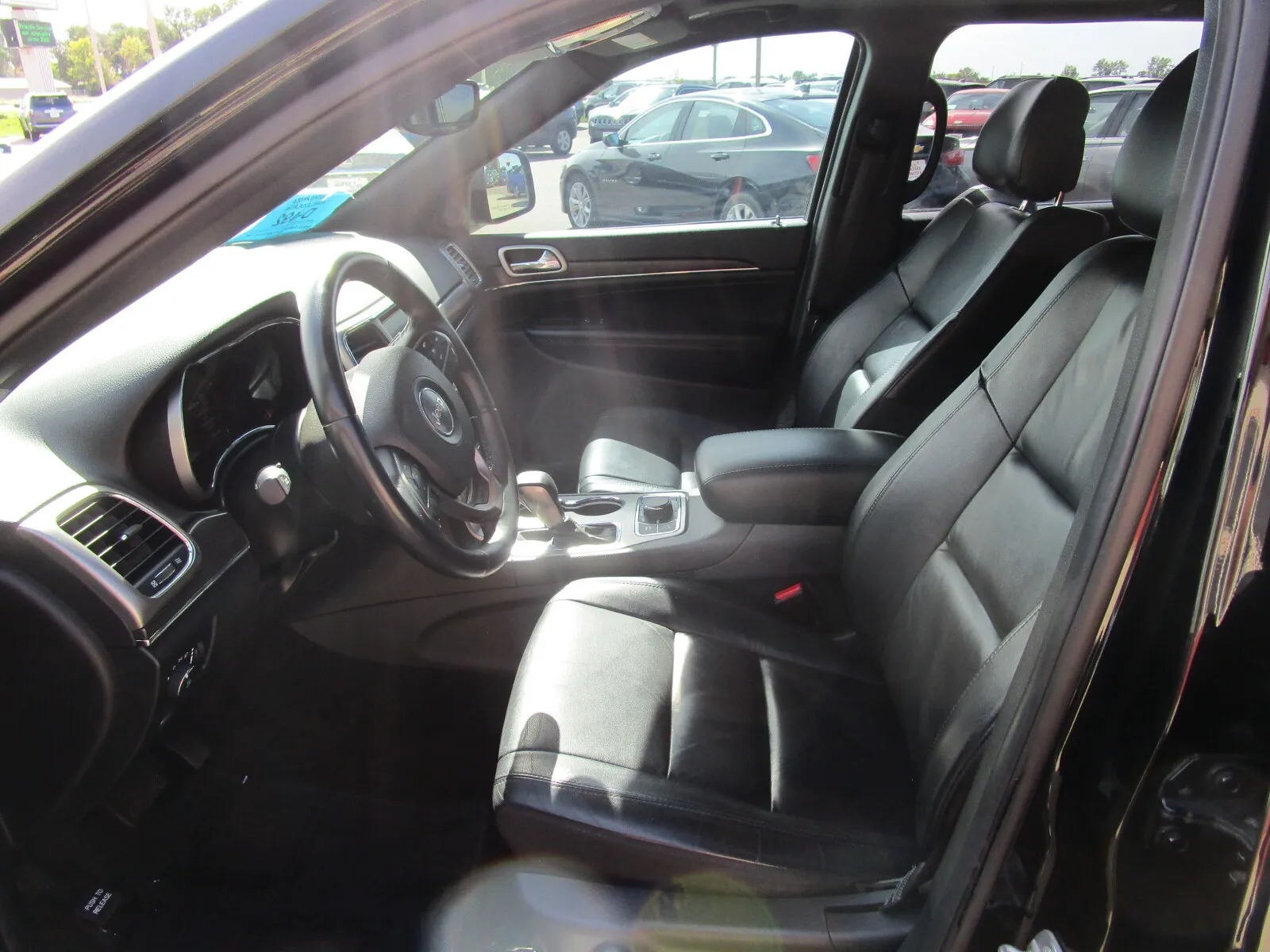 Jeep Grand Cherokee photo 17