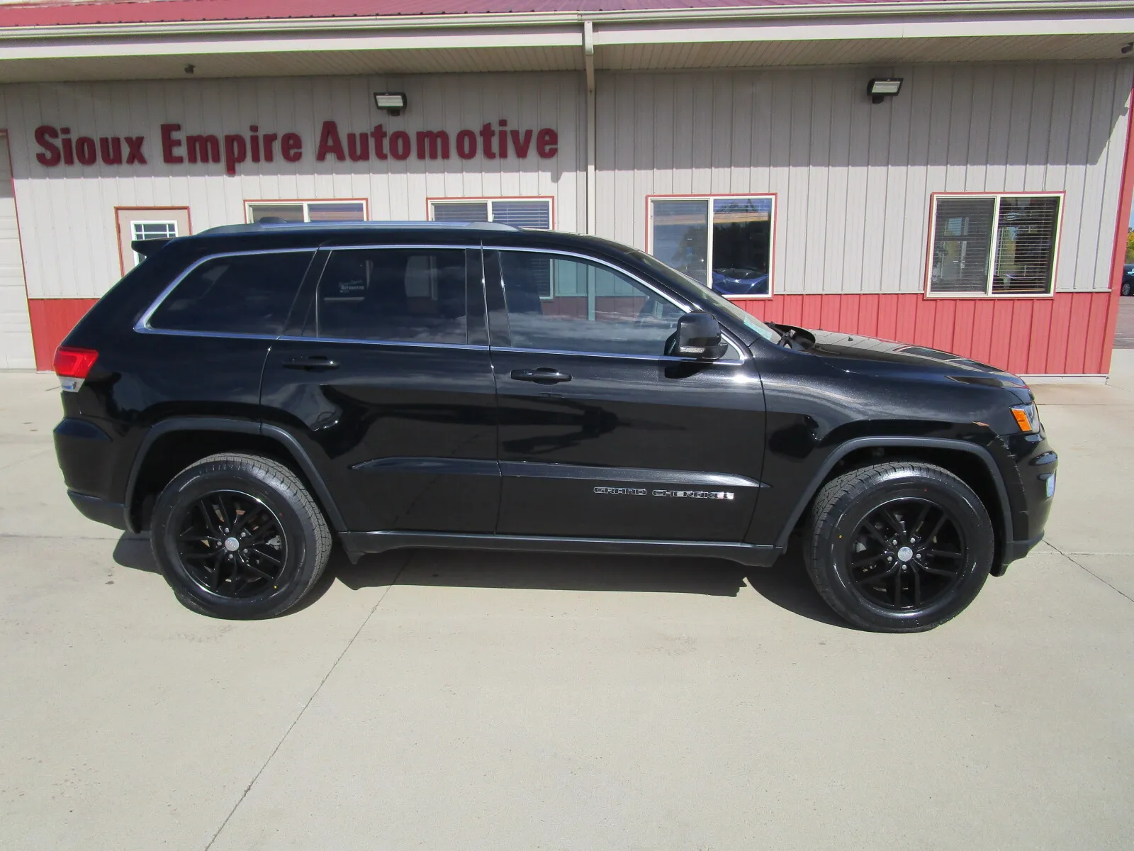 Jeep Grand Cherokee photo 8