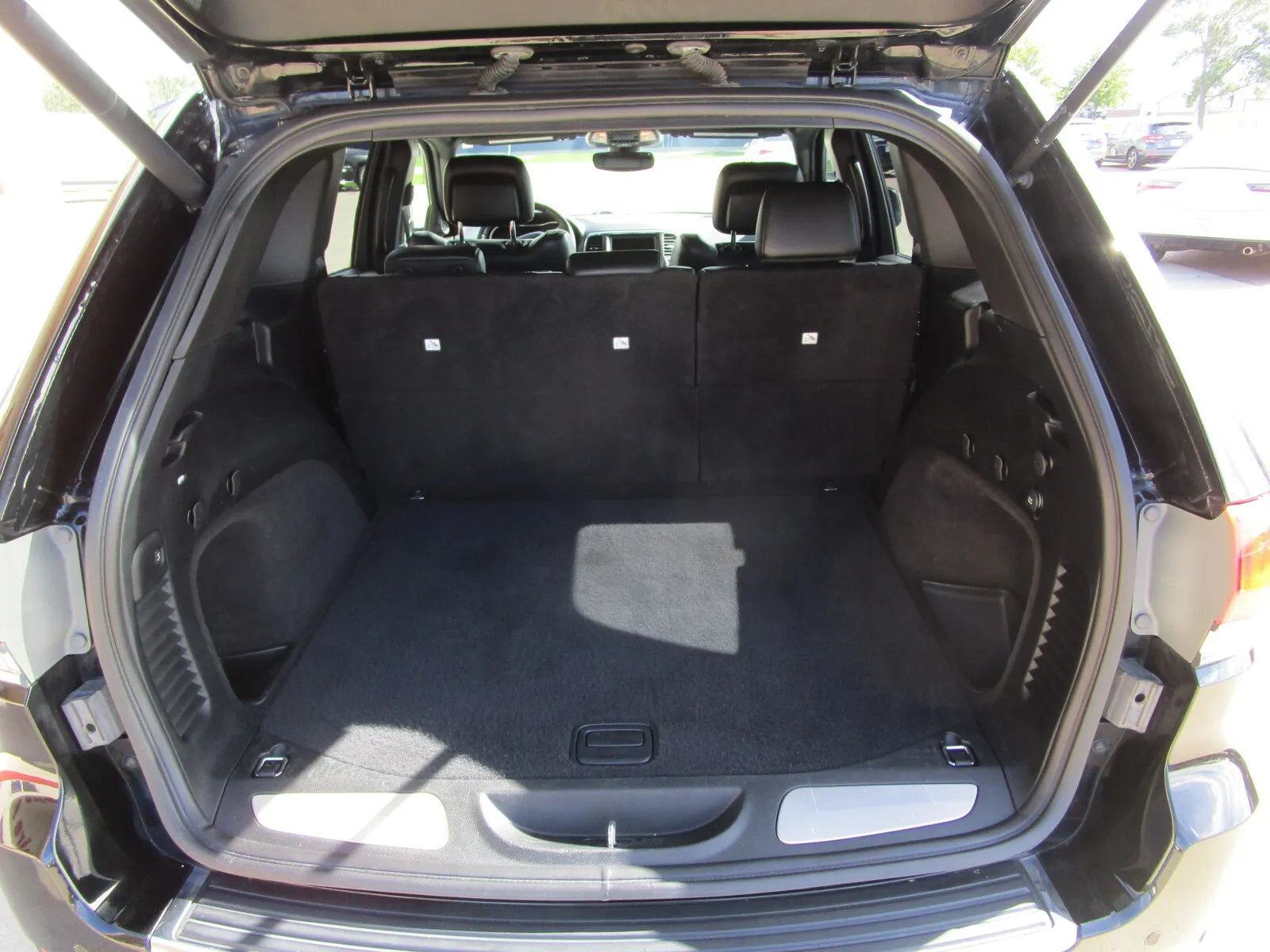 Jeep Grand Cherokee photo 21