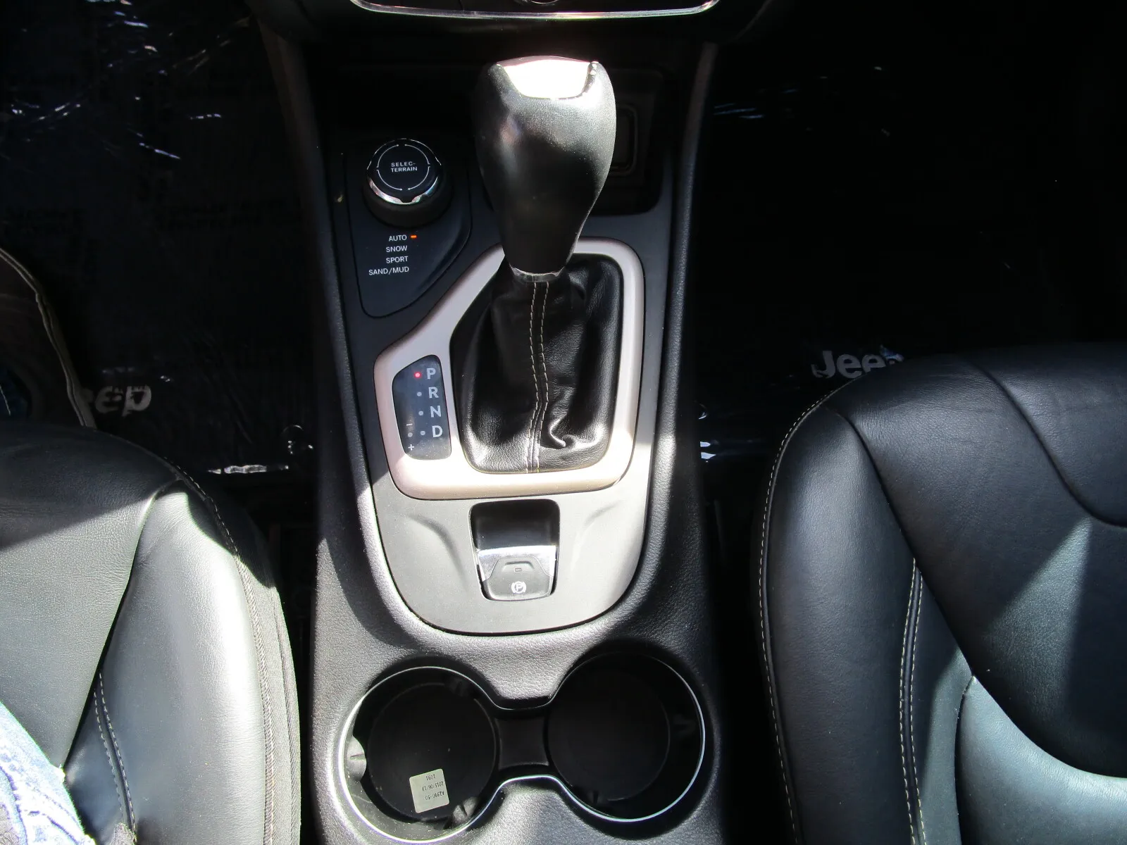 Jeep Cherokee photo 13