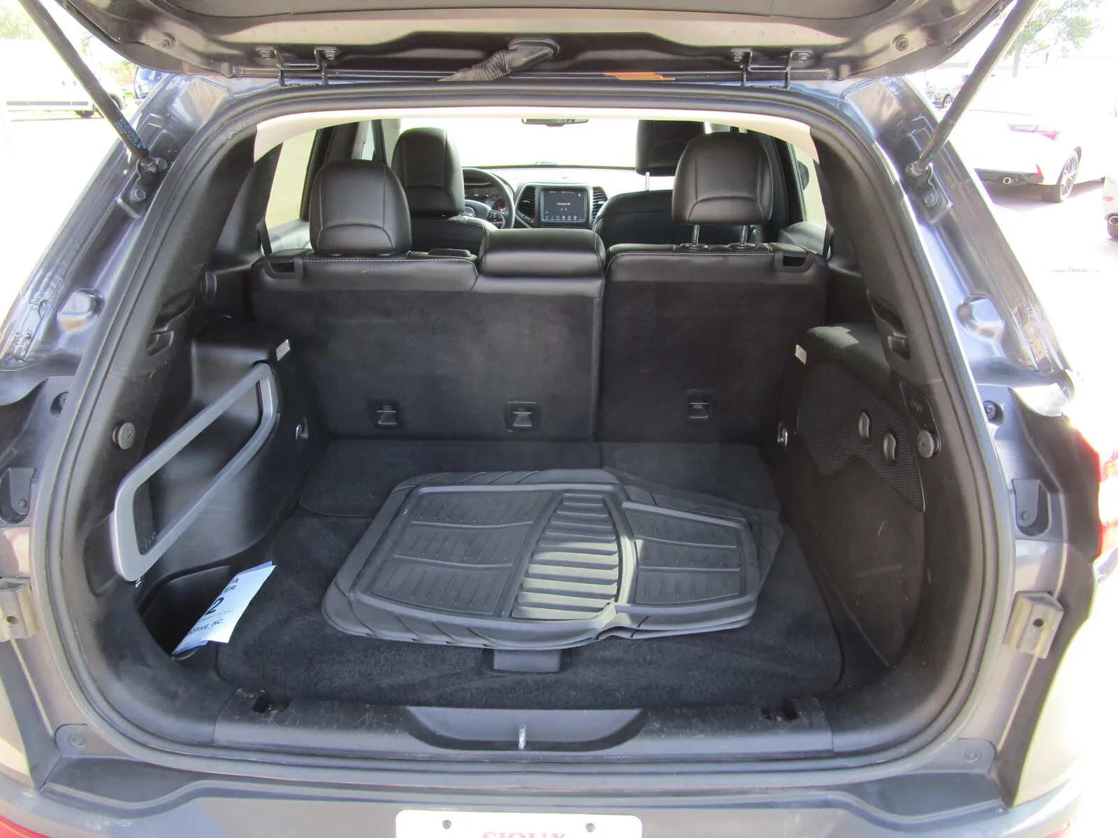 Jeep Cherokee photo 19