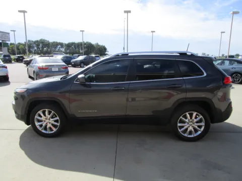 More photos of 2016 JEEP CHEROKEE Limited at Sioux Empire Automotive, SD