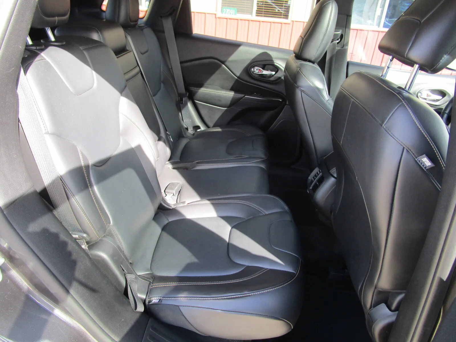 Jeep Cherokee photo 20