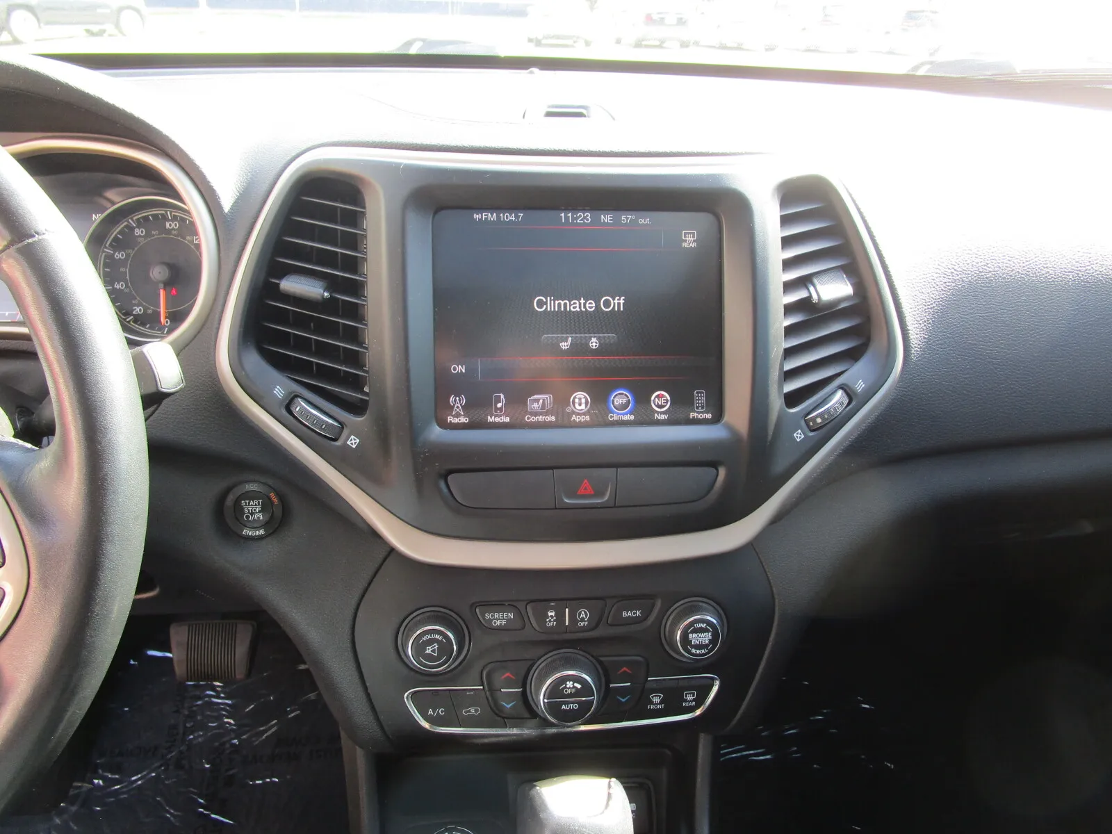Jeep Cherokee photo 12