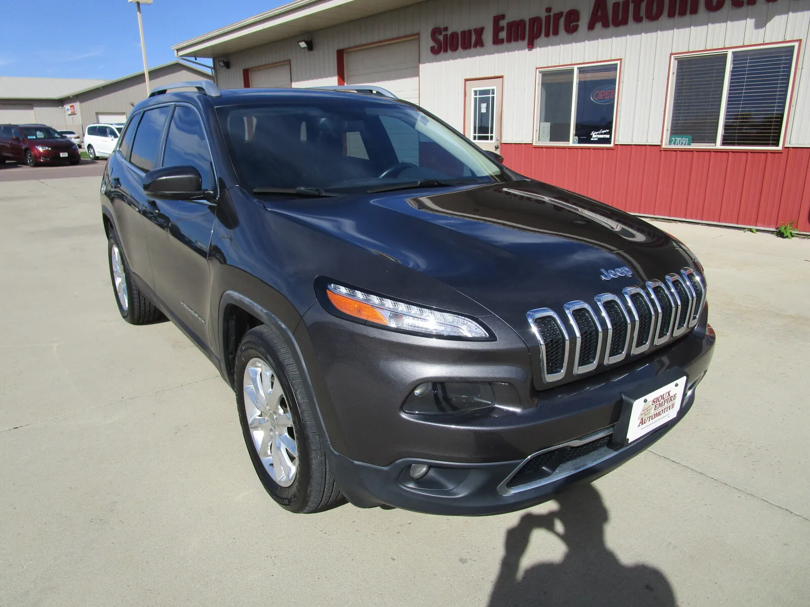 Jeep Cherokee photo 9