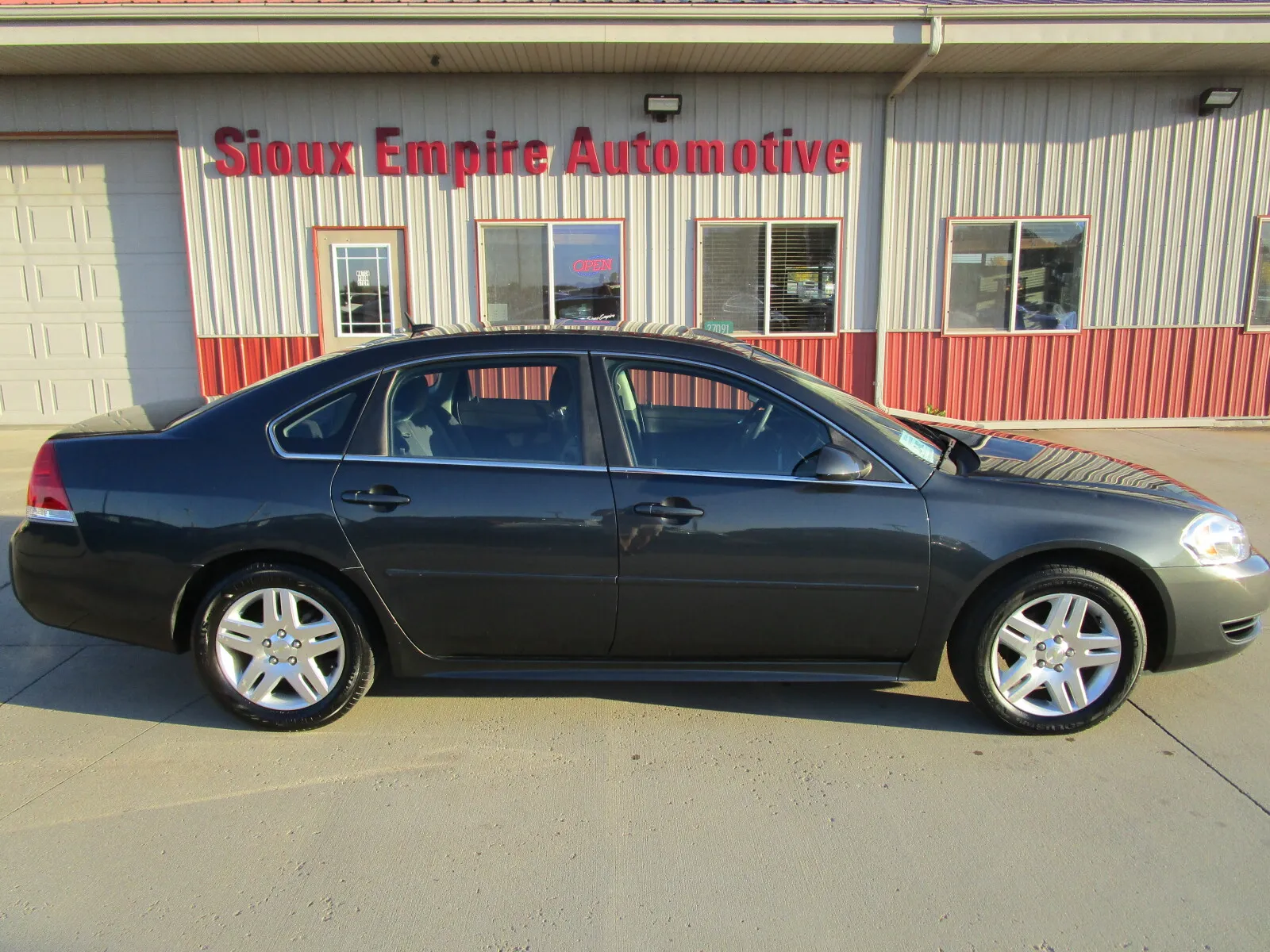 Chevrolet Impala Limited photo 8