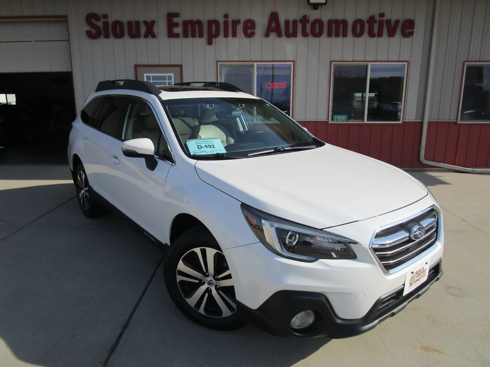 White 2018 SUBARU Outback i Limited for sale in Tea, SD