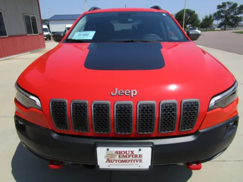 More photos of 2021 JEEP CHEROKEE Trailhawk at Sioux Empire Automotive, SD