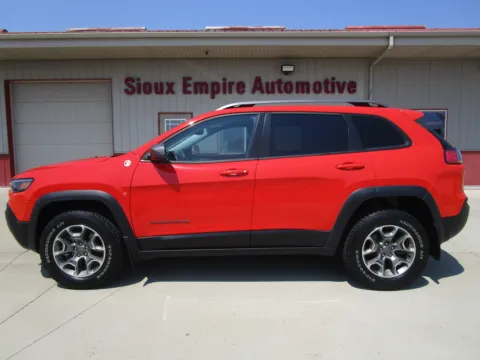 Photos of 2021 JEEP CHEROKEE Trailhawk for sale in Tea, SD at Sioux Empire Automotive