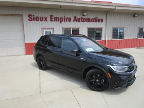 Black 2023 VOLKSWAGEN Tiguan SE for sale in Tea, SD