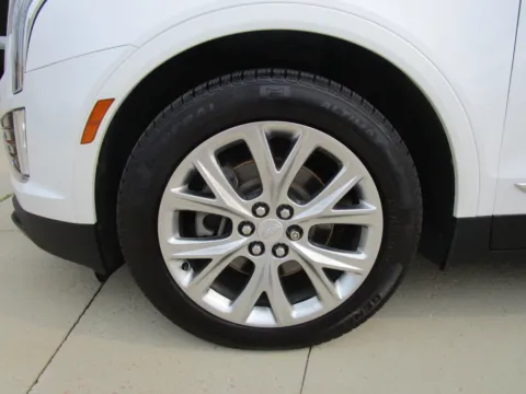 Another view of 2020 CADILLAC XT5 Sport for sale in Tea, SD at Sioux Empire Automotive