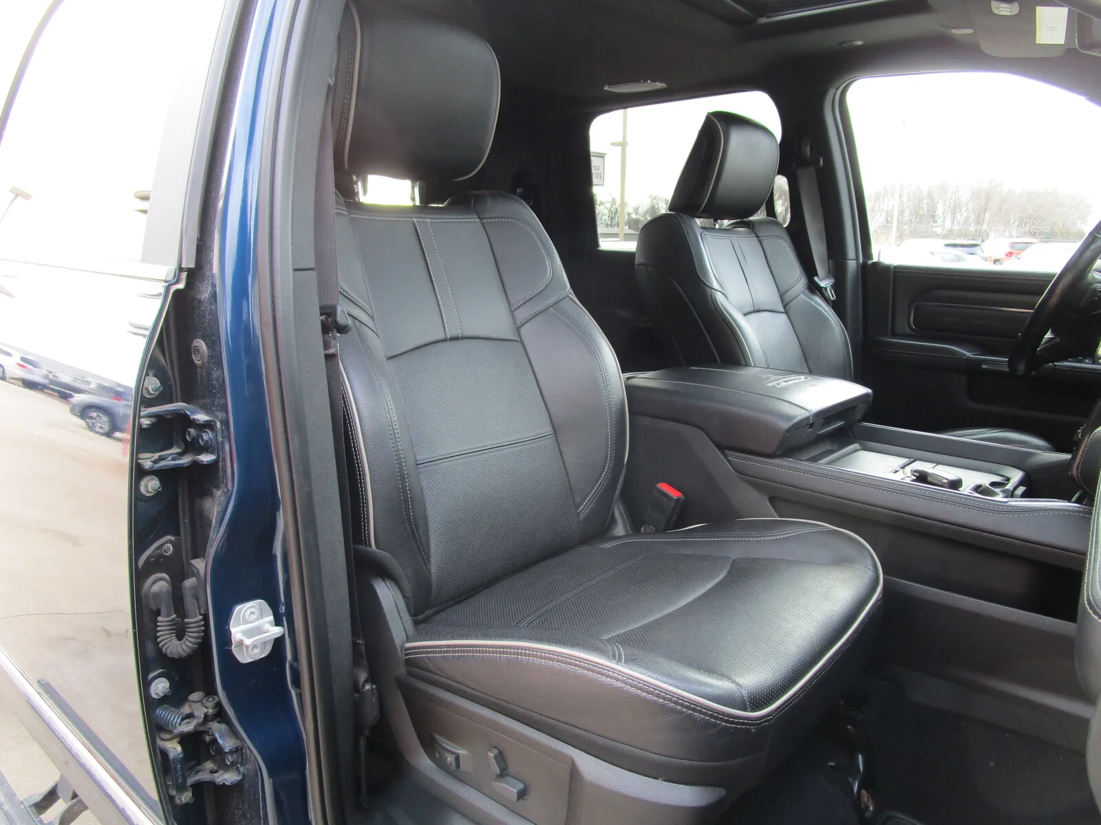 2022 RAM Ram 2500 Pickup Laramie Limited - Photo 22