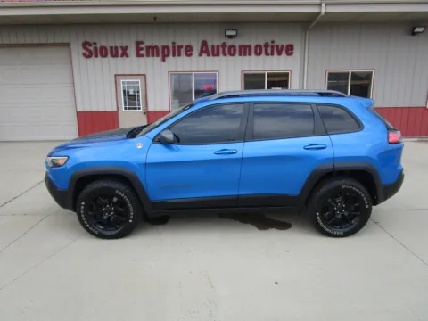 Photos of 2019 JEEP CHEROKEE Trailhawk for sale in Tea, SD at Sioux Empire Automotive