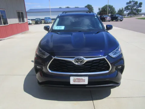 More photos of 2020 TOYOTA Highlander Limited at Sioux Empire Automotive, SD
