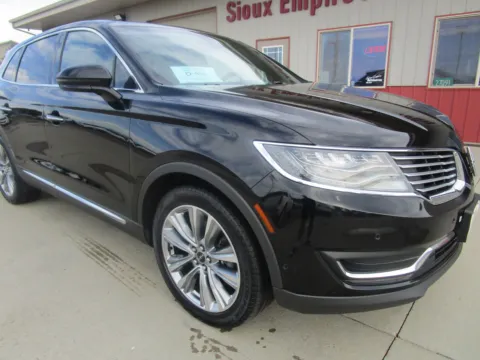 Another view of 2016 LINCOLN MKX Reserve for sale in Tea, SD at Sioux Empire Automotive