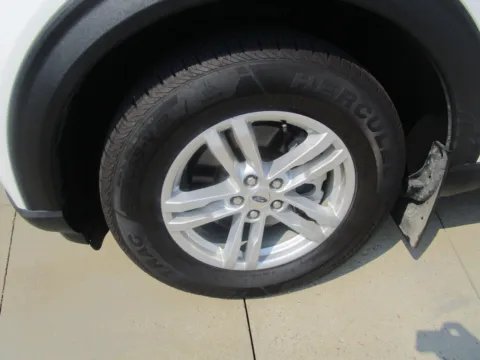 Another view of 2021 FORD EXPLORER XLT for sale in Tea, SD at Sioux Empire Automotive