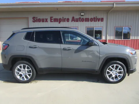 Photos of 2023 JEEP COMPASS Latitude L for sale in Tea, SD at Sioux Empire Automotive