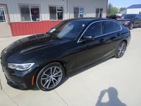 More photos of 2019 BMW 3 series 330xi at Sioux Empire Automotive, SD