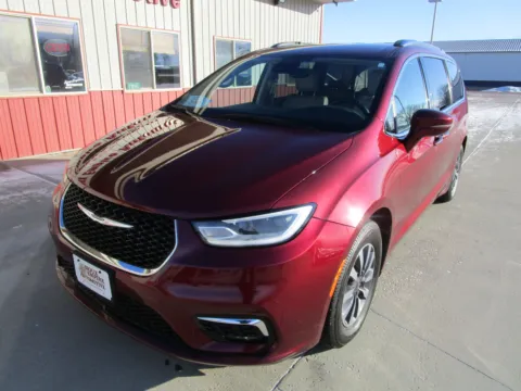 Another view of 2021 CHRYSLER Pacifica Touring L for sale in Tea, SD at Sioux Empire Automotive