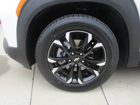 More photos of 2023 CHEVROLET TRAILBLAZER LT at Sioux Empire Automotive, SD