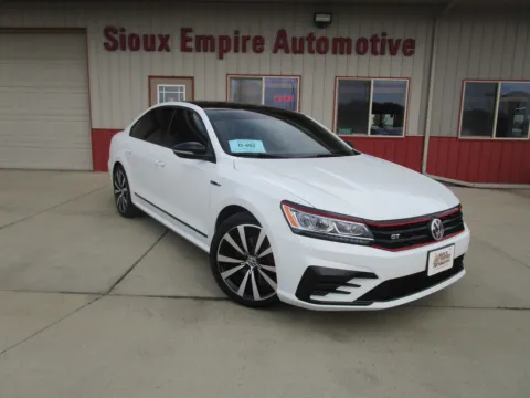 White 2018 VOLKSWAGEN PASSAT GT for sale in Tea, SD