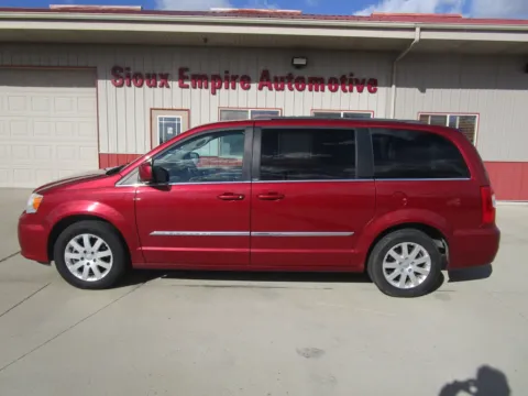 Photos of 2014 CHRYSLER TOWN & COUNTRY Touring for sale in Tea, SD at Sioux Empire Automotive