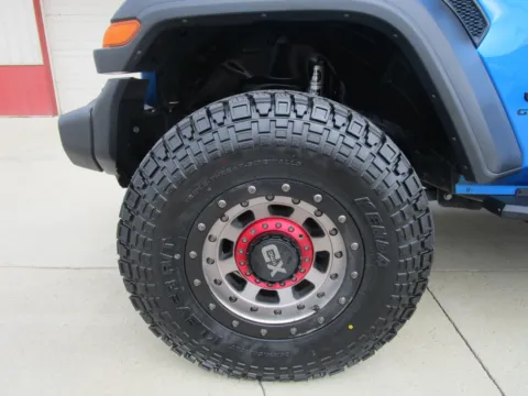 More photos of 2020 JEEP Gladiator Sport at Sioux Empire Automotive, SD