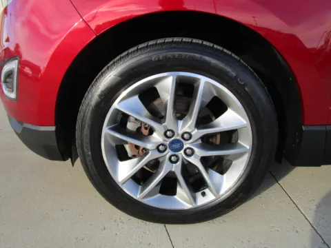 More photos of 2018 FORD Edge-V6 Titanium at Sioux Empire Automotive, SD