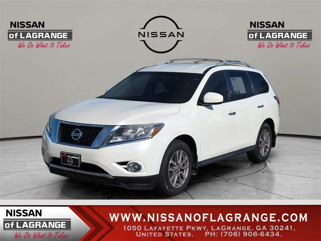 White 2015 Nissan Pathfinder SV for sale in LaGrange, GA